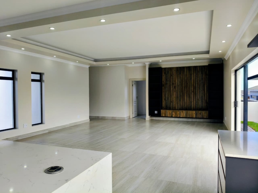 4 Bedroom Property for Sale in Fountains Estate Eastern Cape